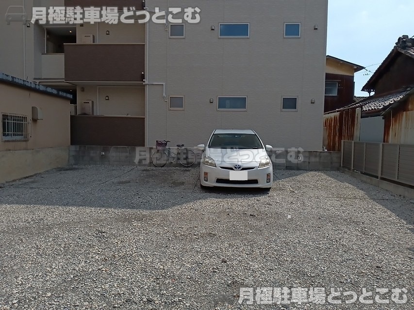 名古屋市千種区今池2丁目2304の月極駐車場8