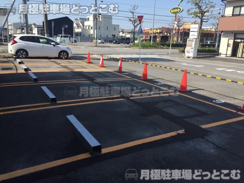 岡崎市井ノ口新町3丁目11の月極駐車場2