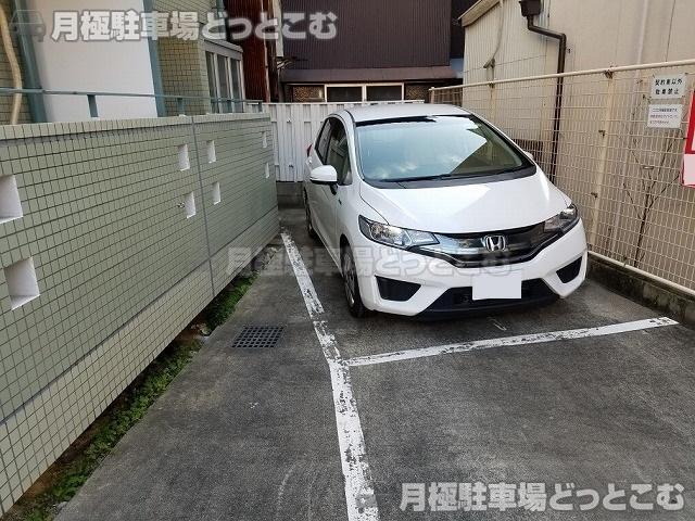 名古屋市中村区太閤5-9-1の月極駐車場2