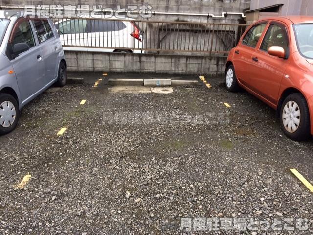 名古屋市中川区高畑4丁目166の月極駐車場3
