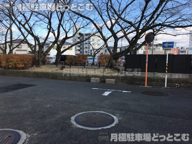 春日井市瑞穂通2丁目114番の月極駐車場5