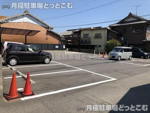 岡崎市丸山町字上野71-1の月極駐車場3