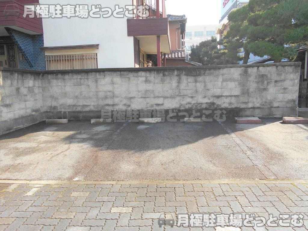 名古屋市千種区高見1丁目816の月極駐車場2