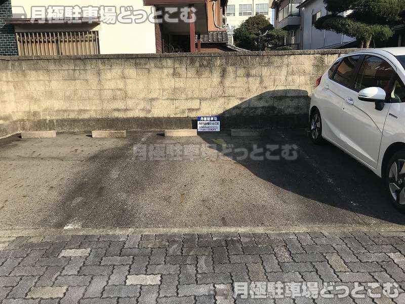 名古屋市千種区高見1丁目816の月極駐車場3