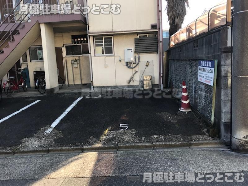 名古屋市中村区香取町2-81の月極駐車場2