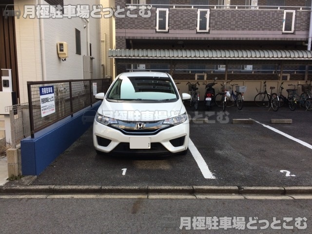 名古屋市中村区京田町1丁目28の月極駐車場4