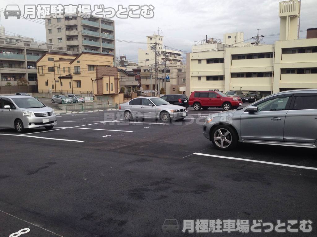 名古屋市名東区一社1-34の月極駐車場3