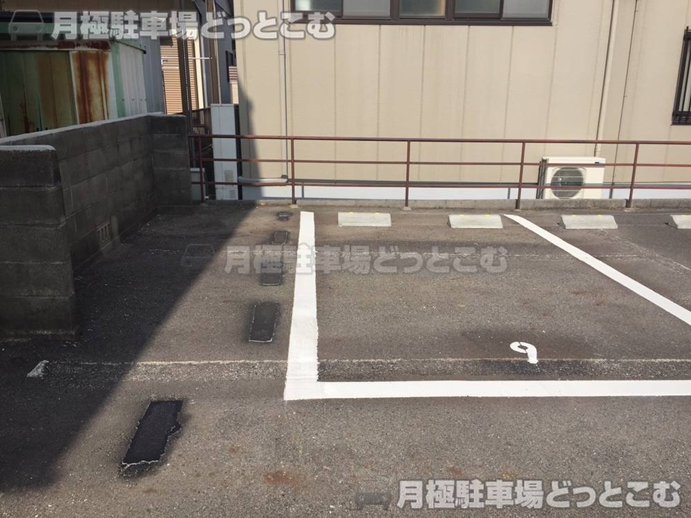 名古屋市昭和区元宮町4丁目9-2の月極駐車場2