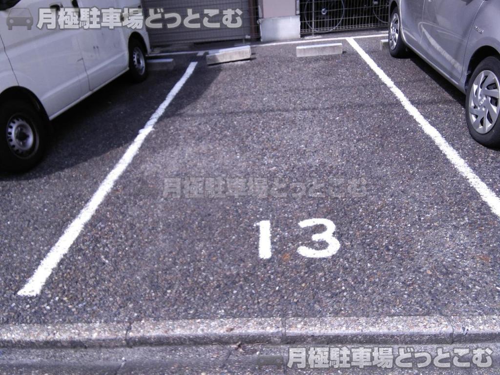 名古屋市西区那古野1丁目1001番1の月極駐車場4