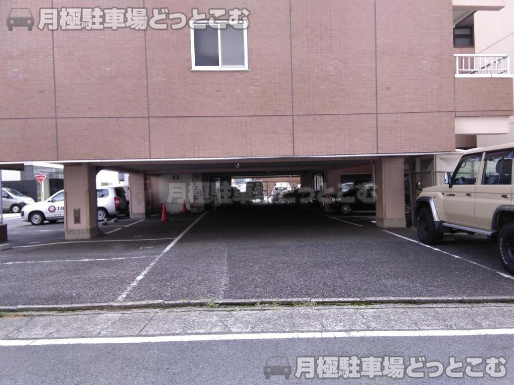 名古屋市西区那古野1丁目1001番1の月極駐車場5