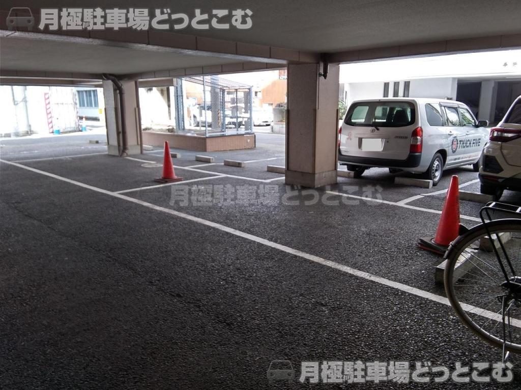 名古屋市西区那古野1丁目1001番1の月極駐車場7