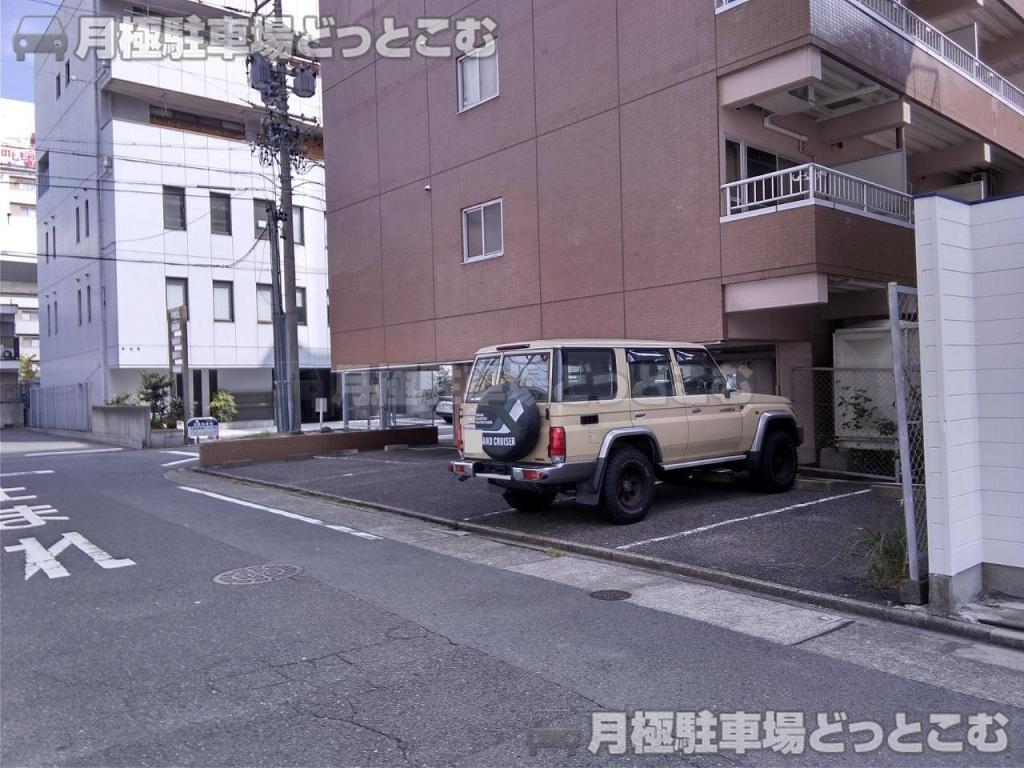 名古屋市西区那古野1丁目1001番1の月極駐車場9