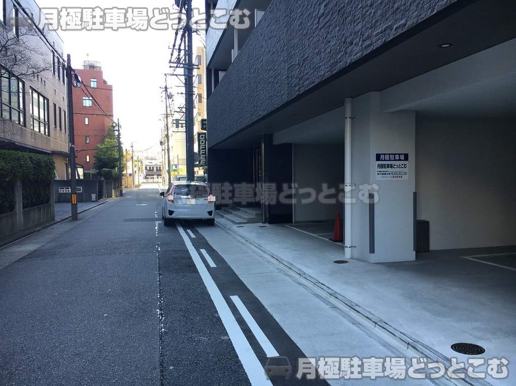 名古屋市東区葵1丁目1814の月極駐車場2