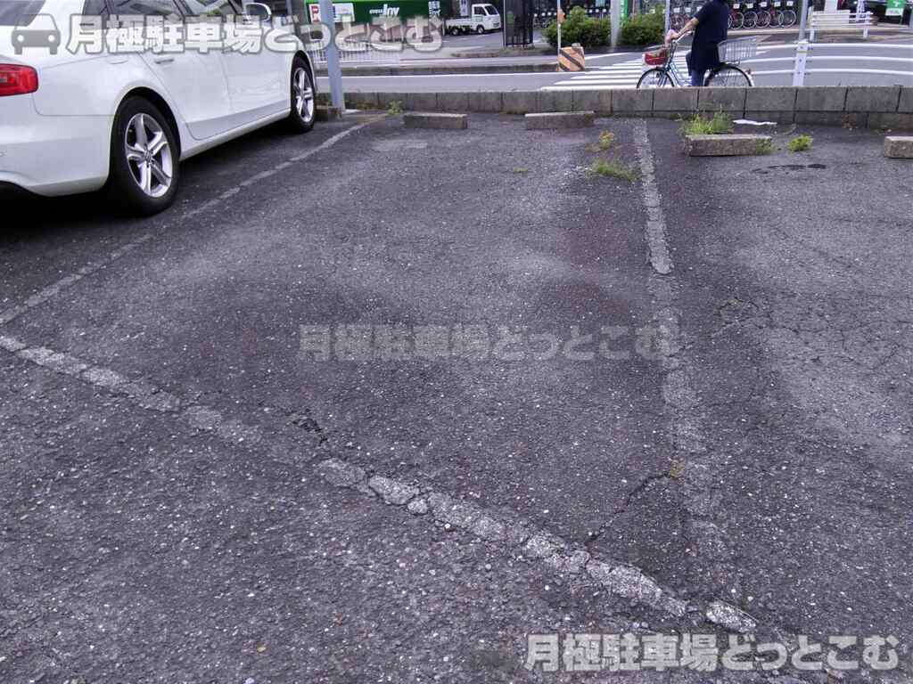 名古屋市西区中小田井5丁目409-2の月極駐車場2