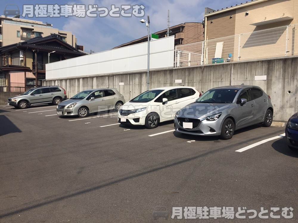 名古屋市千種区猫洞通1丁目10-1の月極駐車場2