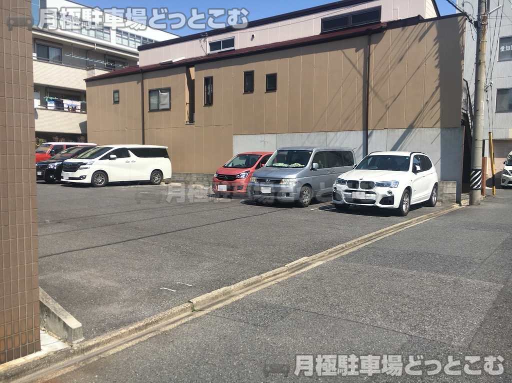 名古屋市東区東外堀町48-2番地.52番地の1部の月極駐車場1
