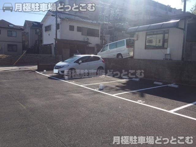 名古屋市昭和区菊園町3丁目31の月極駐車場3