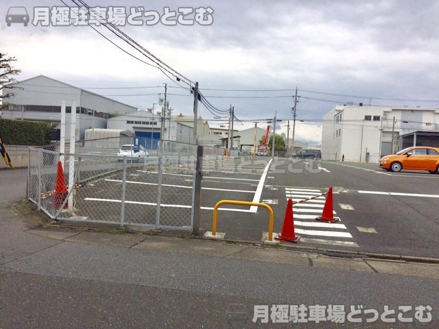 名古屋市中川区玉船町3丁目1-1の月極駐車場2