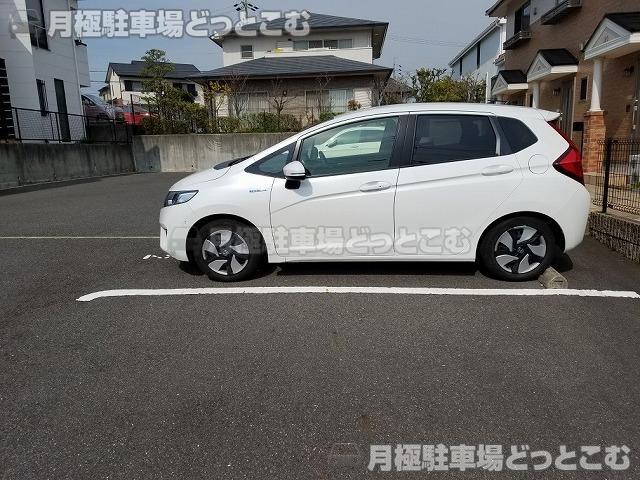 名古屋市緑区滝ノ水1丁目2405-4の月極駐車場3