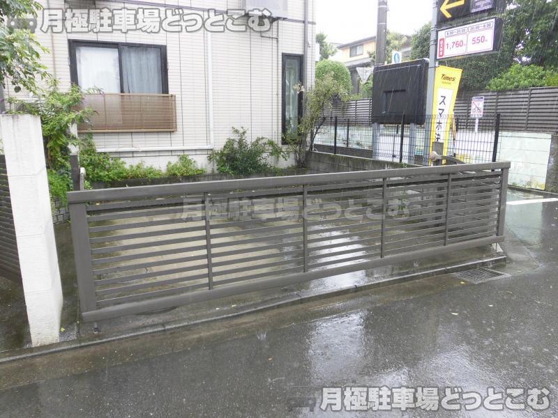 武蔵野市吉祥寺南町1-21-3の月極駐車場1