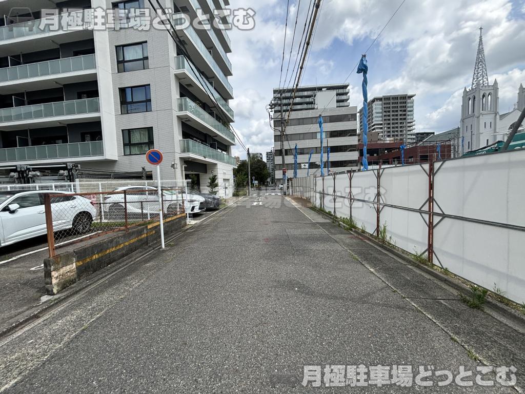名古屋市東区葵1丁目1503の月極駐車場2