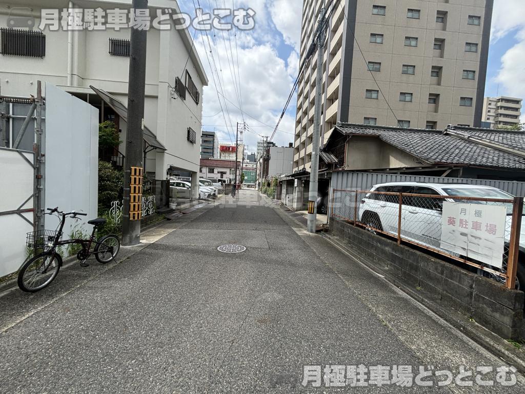 名古屋市東区葵1丁目1503の月極駐車場3