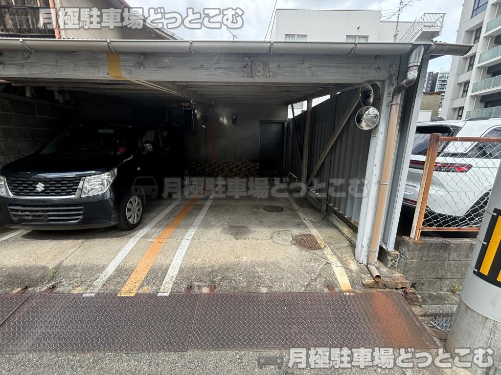 名古屋市東区葵1丁目1504の月極駐車場3