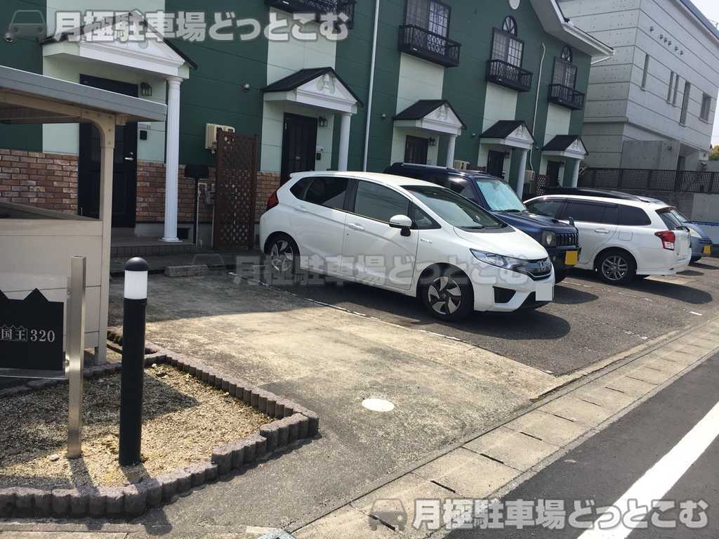 稲沢市御供所町5-10の月極駐車場3