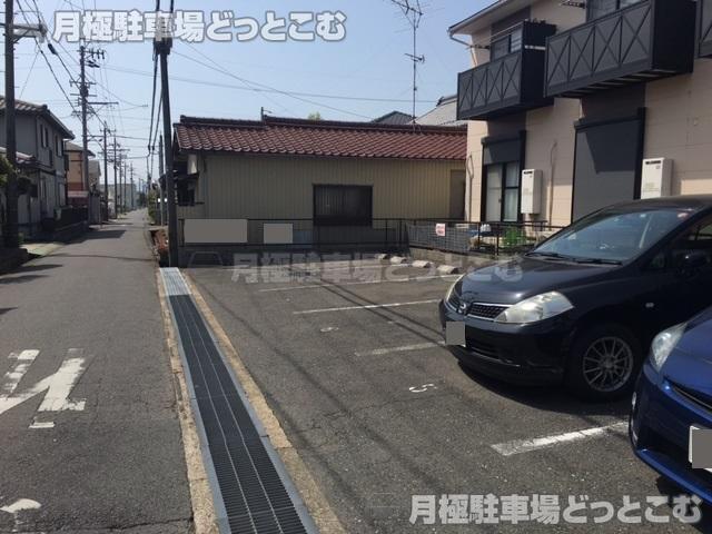 稲沢市下津町西下町24-1の月極駐車場2