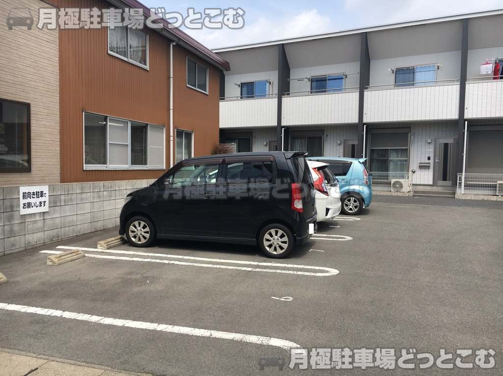 稲沢市松下2丁目10-3の月極駐車場3