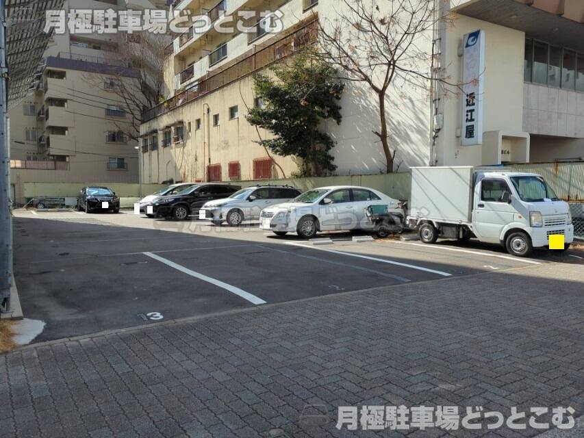 名古屋市東区泉2丁目1908番の月極駐車場1