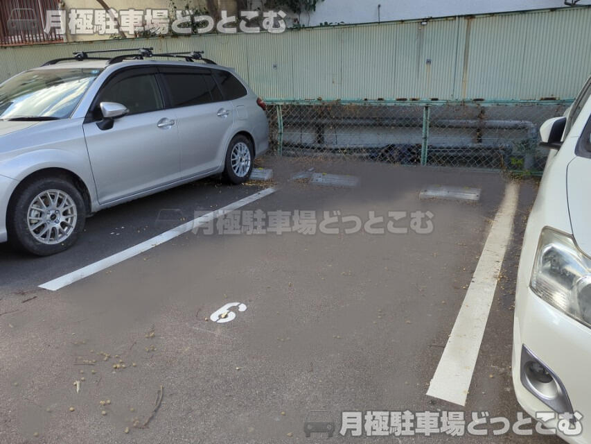 名古屋市東区泉2丁目1908番の月極駐車場2