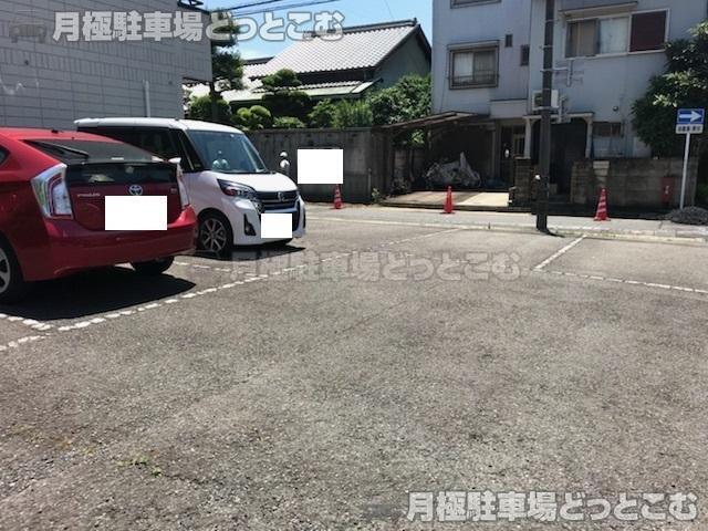 名古屋市北区生駒町2丁目49の月極駐車場2