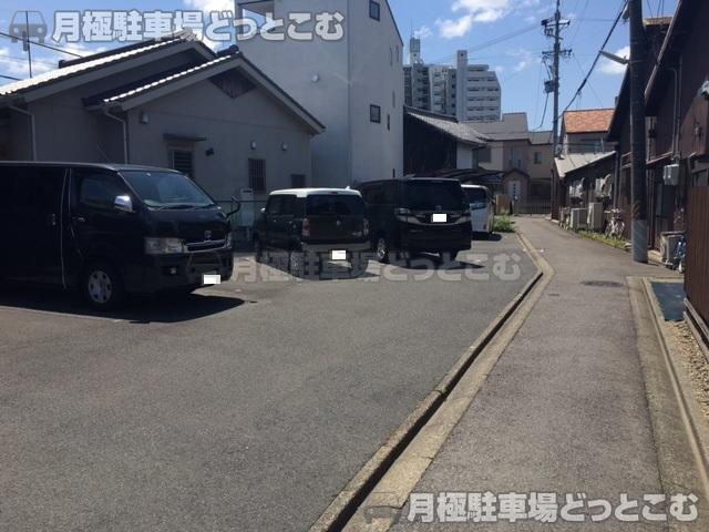名古屋市北区稚児宮通1丁目21の月極駐車場1