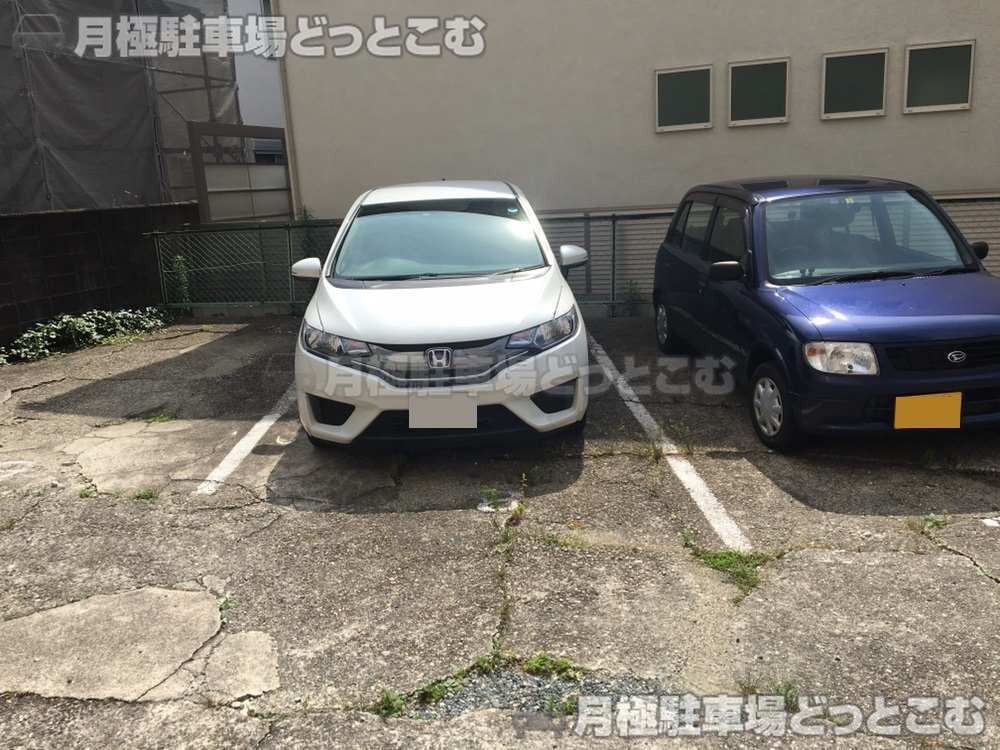 名古屋市東区泉2丁目1004の月極駐車場2