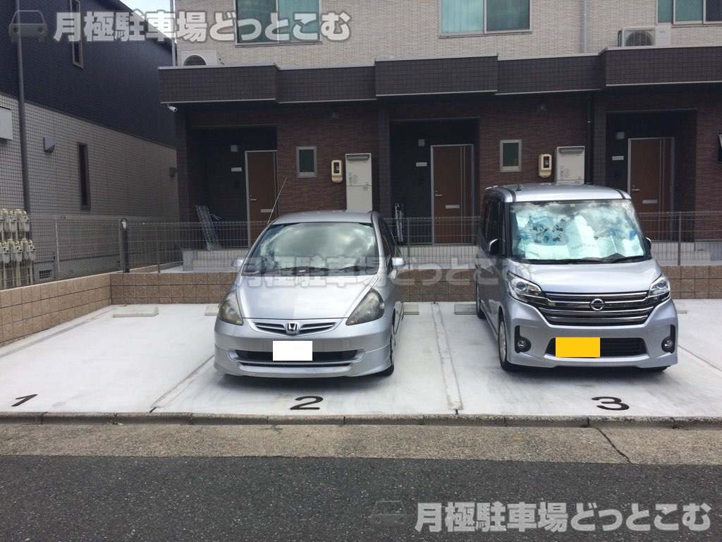 名古屋市中村区香取町1-75の月極駐車場3