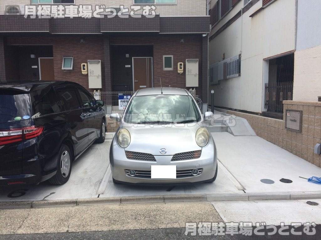 名古屋市中村区香取町1-75の月極駐車場3