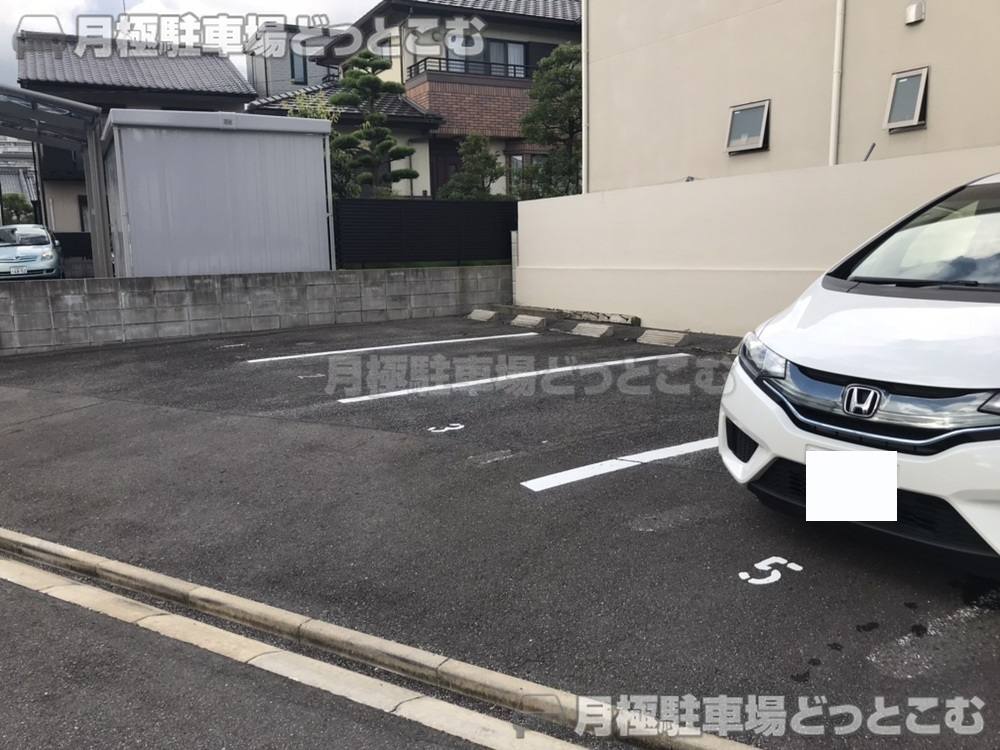 名古屋市北区上飯田東町5丁目1の月極駐車場2