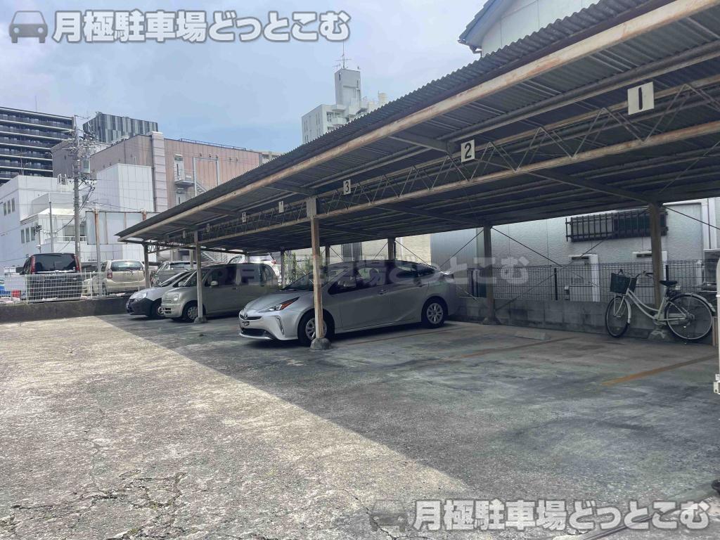名古屋市中村区名駅南5丁目403の月極駐車場3