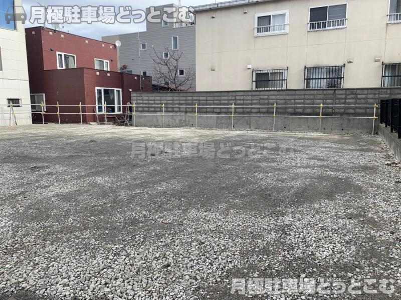 札幌市南区藤野三条2丁目1-50の月極駐車場2