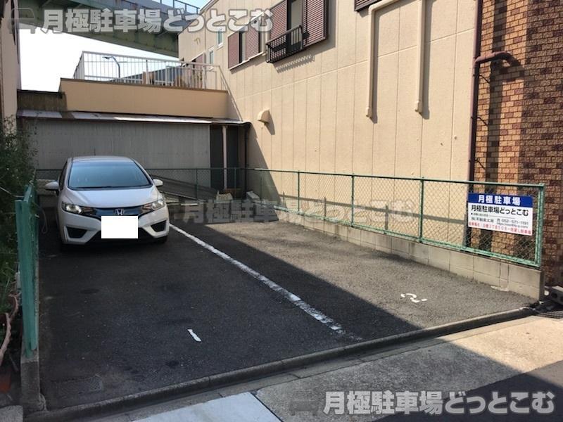 名古屋市東区白壁3丁目508番の月極駐車場1