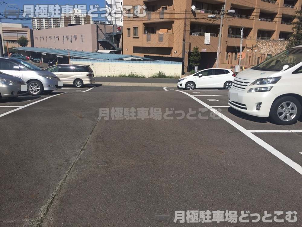 名古屋市千種区汁谷町5,6-1,6-2,7-1,7-5の月極駐車場2