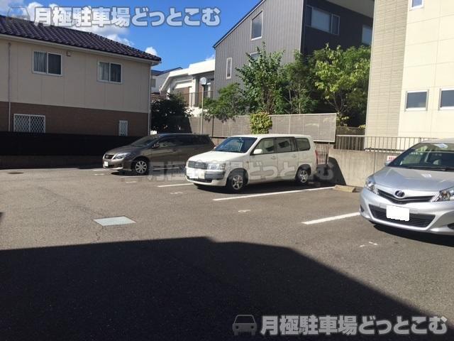 名古屋市名東区望が丘239番地の月極駐車場2