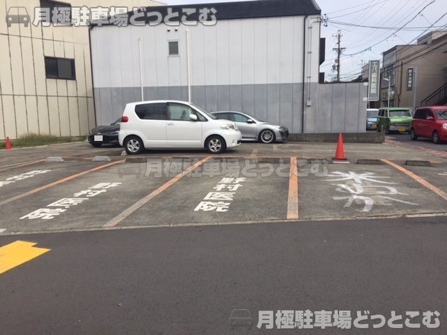 名古屋市中川区月島町214の月極駐車場1