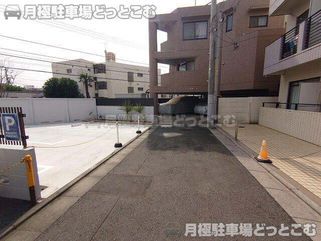 豊島区西池袋四丁目4番22号の月極駐車場2