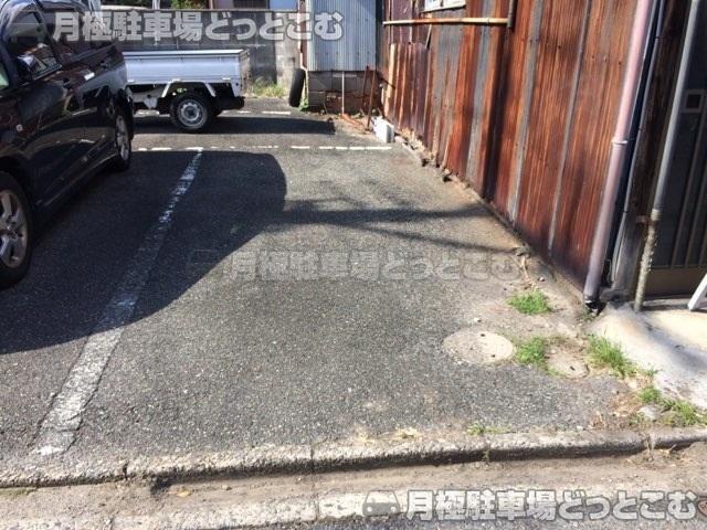 名古屋市中村区中村町4丁目37の月極駐車場3