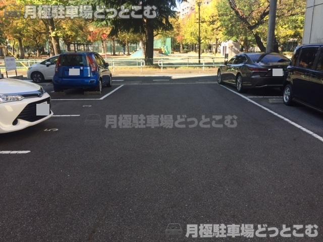 名古屋市中区千代田1丁目1518-2の月極駐車場3