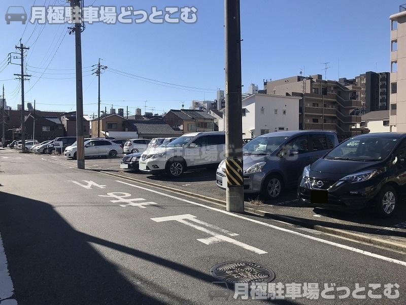 名古屋市北区八龍町1丁目27番地の月極駐車場2