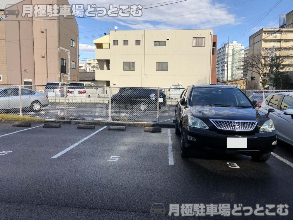 名古屋市北区平安2丁目2325の月極駐車場3