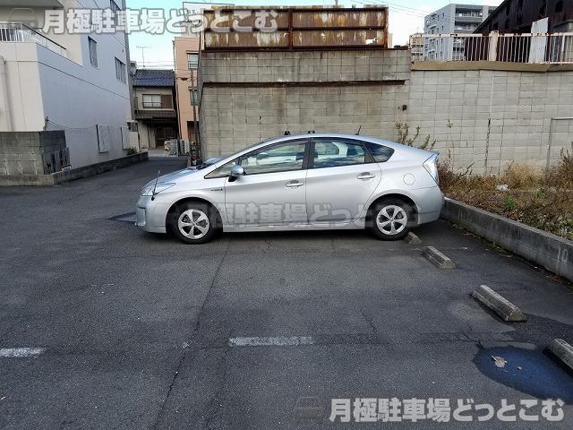 名古屋市中川区柳川町905-1,905-2,905-3の月極駐車場3